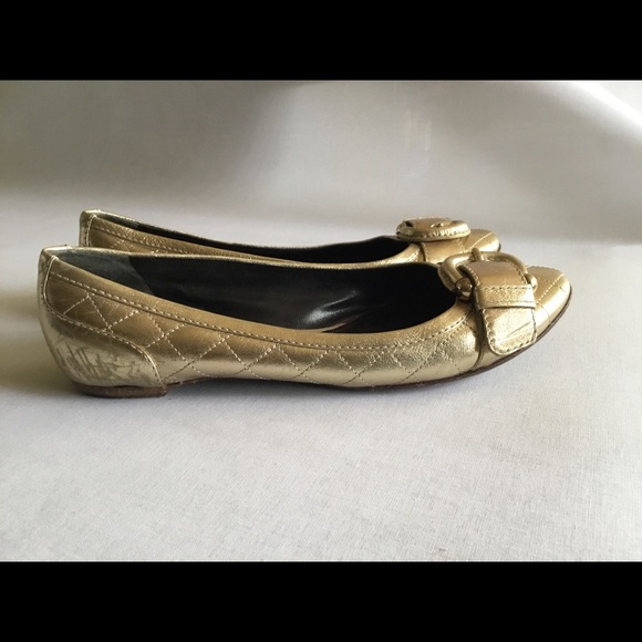 Burberry buckle gold leather flats sz.39 $45 - Picture 3 of 7